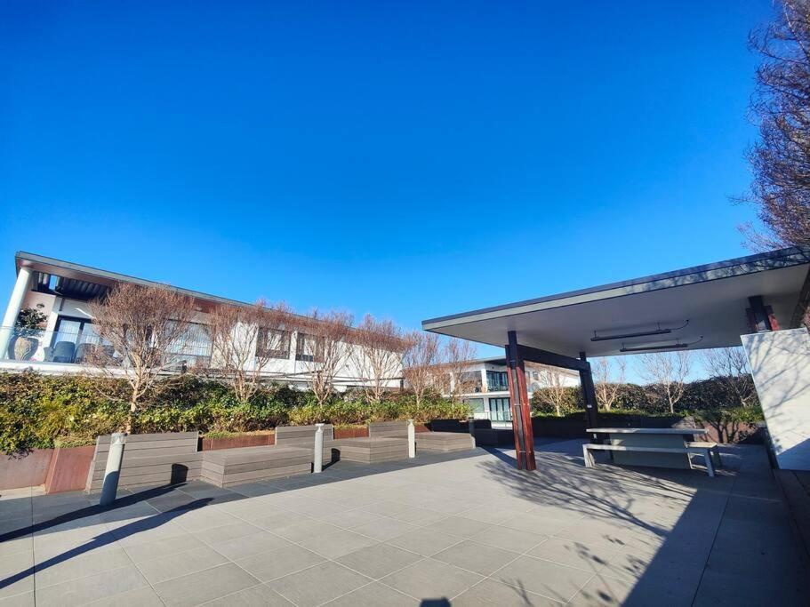 Lakeside Apartment, Walking Distance To Foreshore Kingston Exteriör bild
